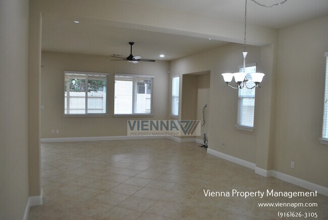Building Photo - 2101 Harpford Dr