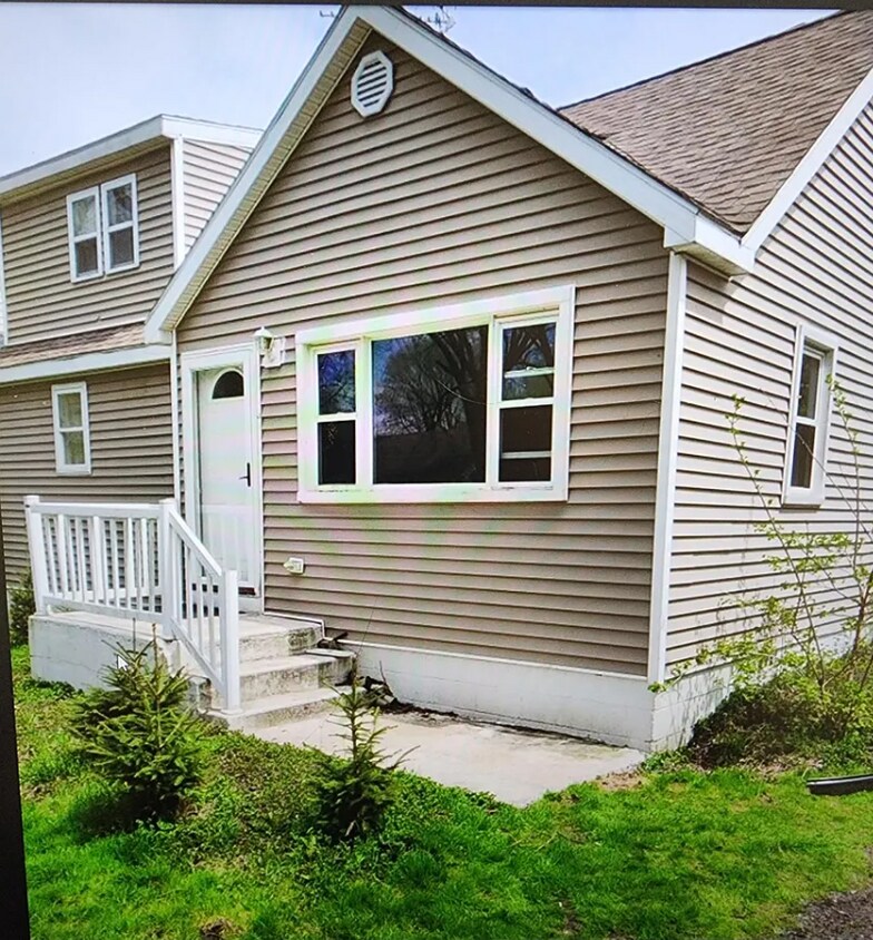 Primary Photo - 2349 Sherman St