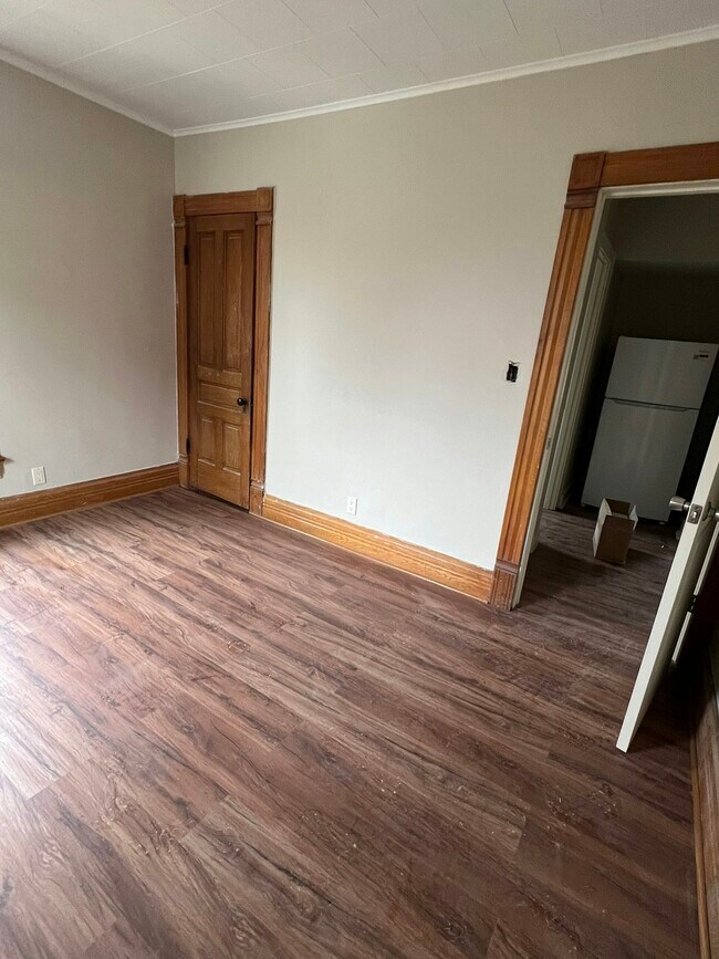 Building Photo - 405 East Porter Street, Unit 3