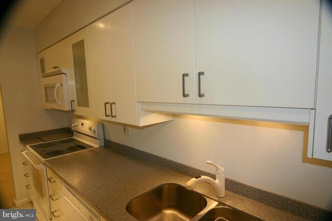 Foto del edificio - 8358 Dunham Ct