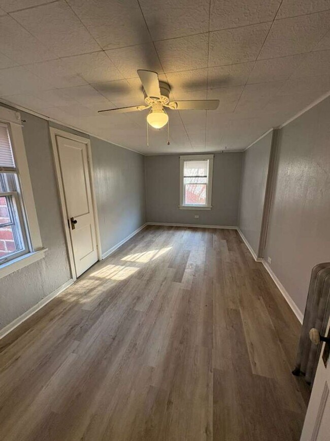 Foto del edificio - Cozy & Convenient Euclid Home Near Lake Erie