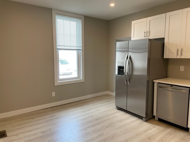 Photo - 145 Dupont St Apartment