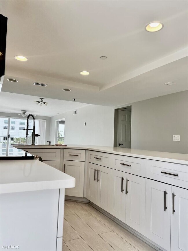 Foto del edificio - 2 br, 2 bath Condo - 3901 S Flagler Dr Apt...