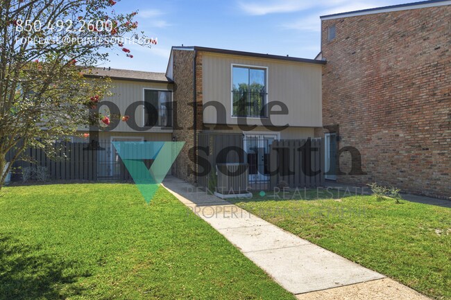 Building Photo - 4742 Huron Dr