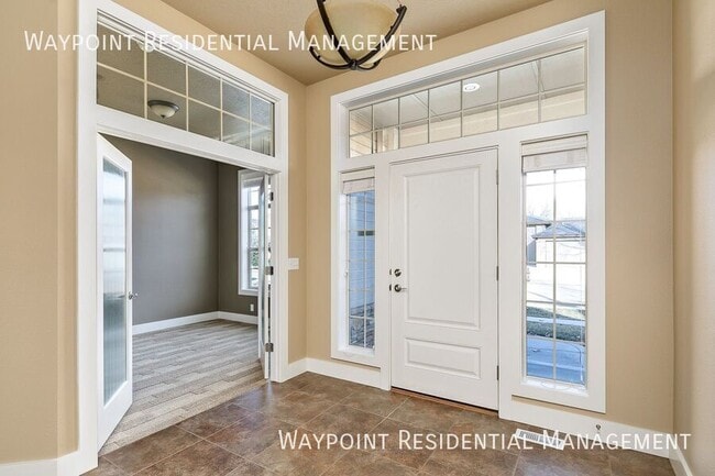 Building Photo - 1923 W Salerno St