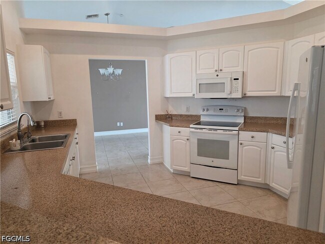 Foto del edificio - 5301 Banning St