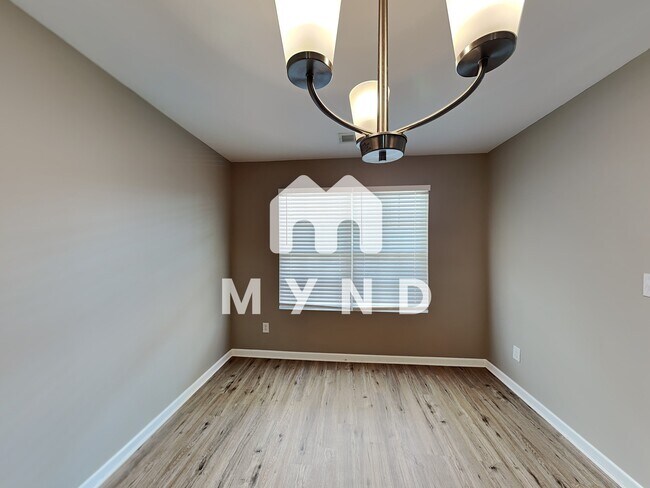 Building Photo - 3135 White Tail Ln