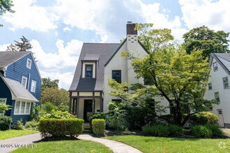 Building Photo - 127 Pinckney Rd