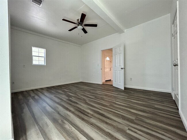 Building Photo - 421 Sidney St