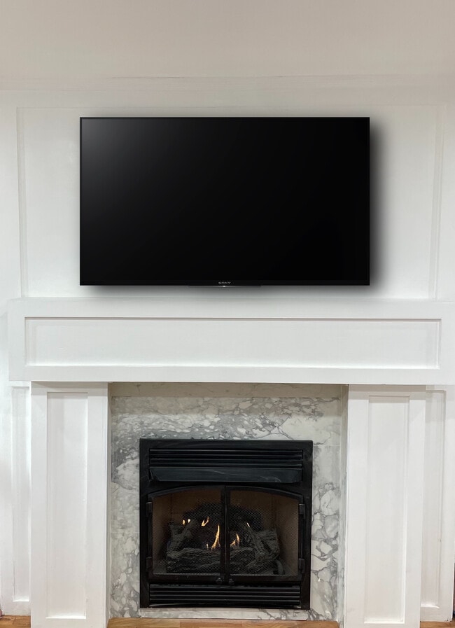 Building Photo - 422 Clermont Ave