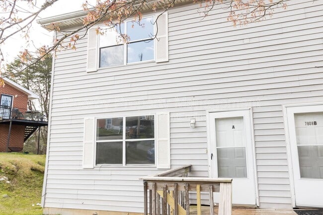 Building Photo - 7808 Holiday Hills Cir