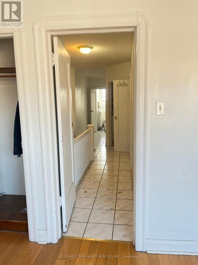 Photo du bâtiment - 56 Markham St