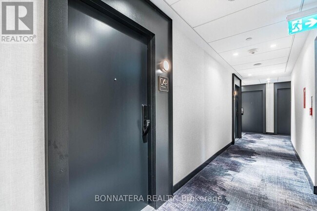 Photo du bâtiment - 3200 William Coltson Ave