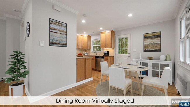 Foto del edificio - 464 Dorchester Rd