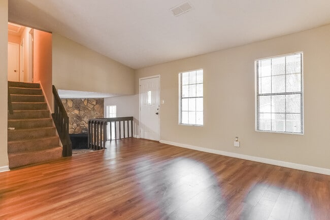 Foto del edificio - 5127 Galbraith Cir