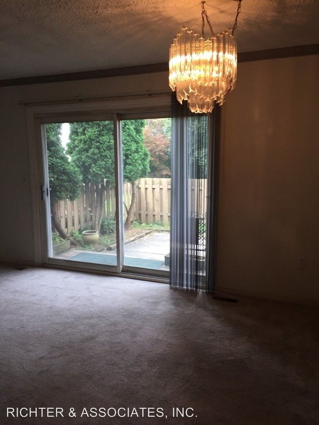 Building Photo - 3 br, 2.5 bath Apartment - 24407 BASHIAN DR.