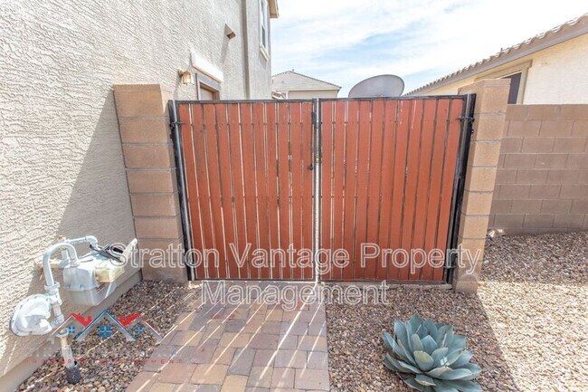 Foto del edificio - 21139 E Cherrywood Dr