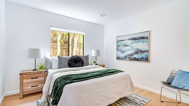 Foto del edificio - 1570 Myra Ave