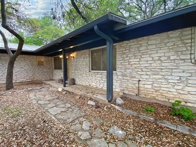 Foto del edificio - 6008 Oakclaire Dr
