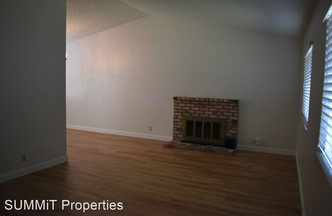 Building Photo - 3 br, 2 bath House - 674 Seville Lane