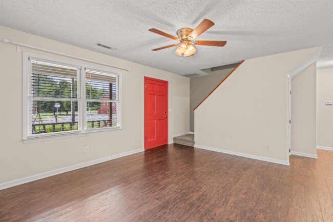 Foto del edificio - 318 W Dalton Rd