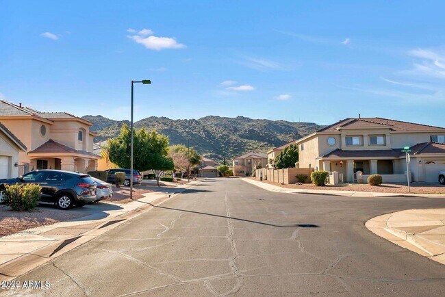 Building Photo - 8833 S 13th Pl