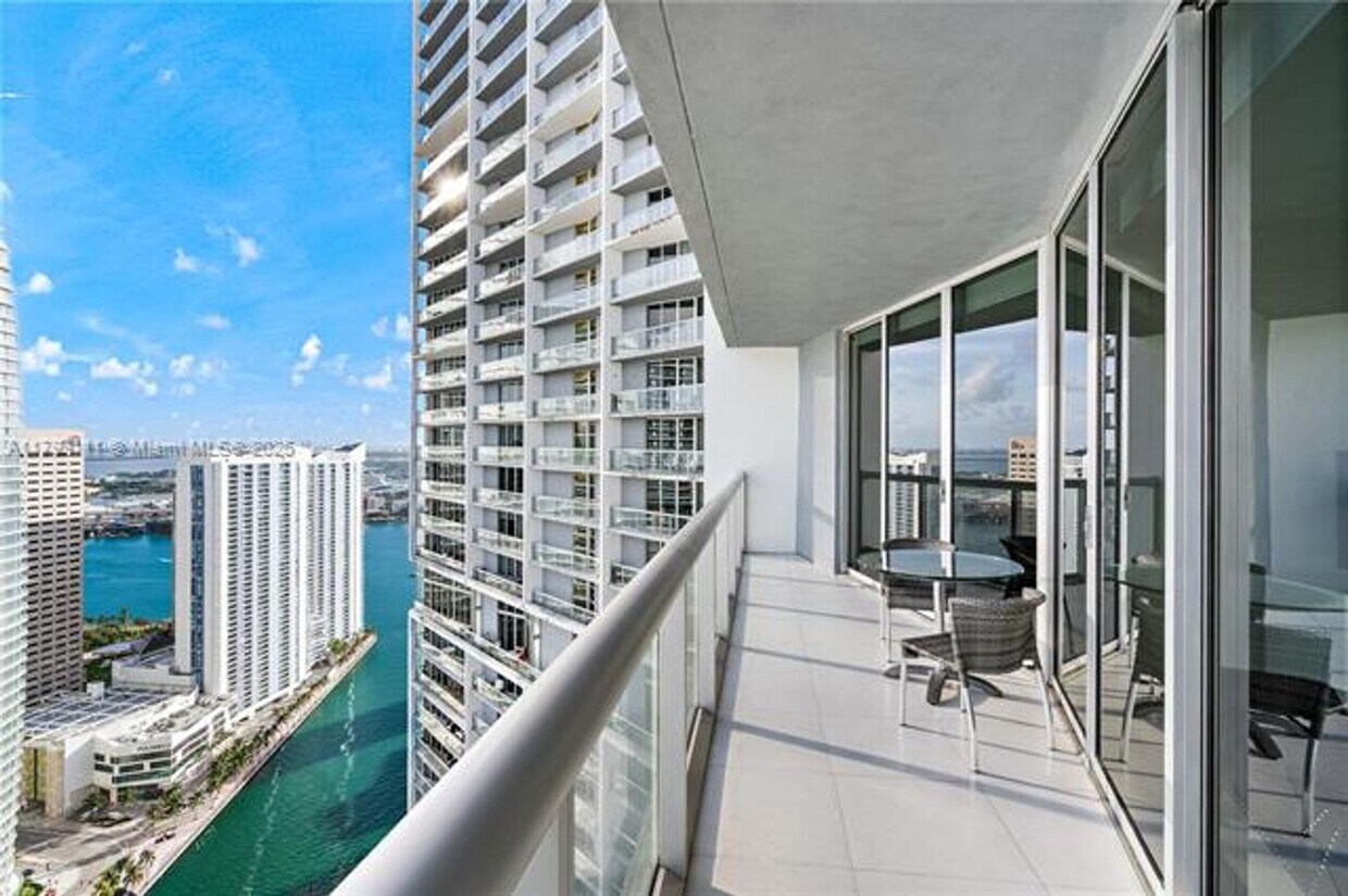Primary Photo - 475 Brickell Ave
