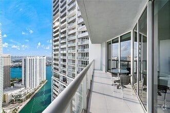 Building Photo - 475 Brickell Ave