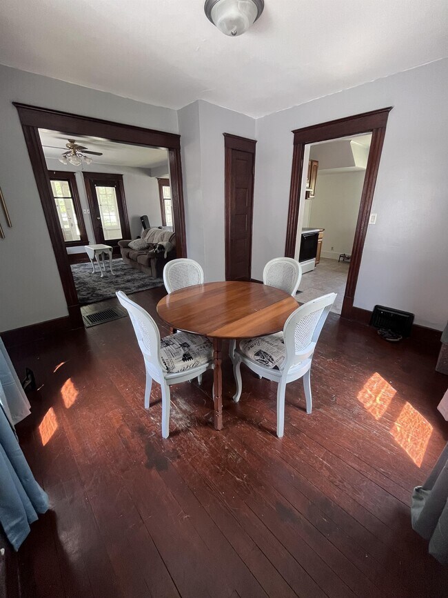 Foto del edificio - 206 E Chestnut St