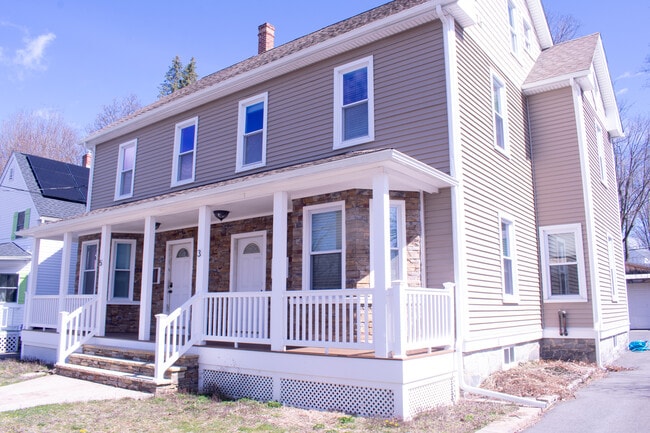 Building Photo - 5 Linden St