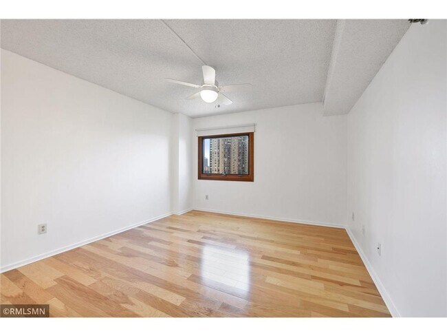 Building Photo - 1225 Lasalle Ave