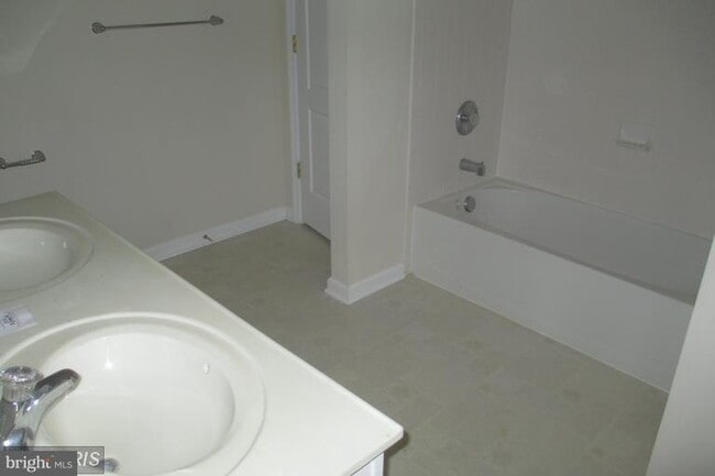 Building Photo - 509 Garden Gate Dr