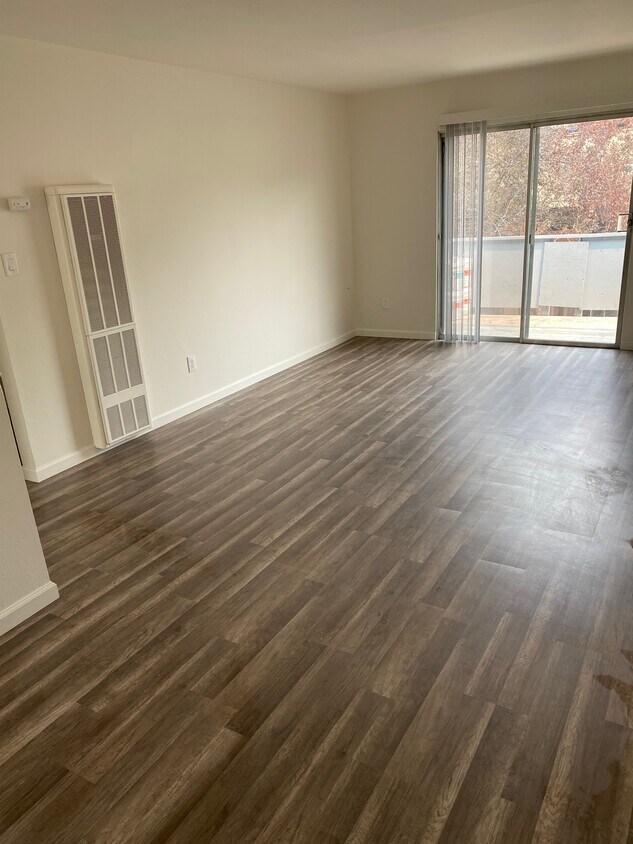 Foto del edificio - 3865 Almond Ave