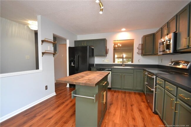 Foto del edificio - 308 Black Bird Ct