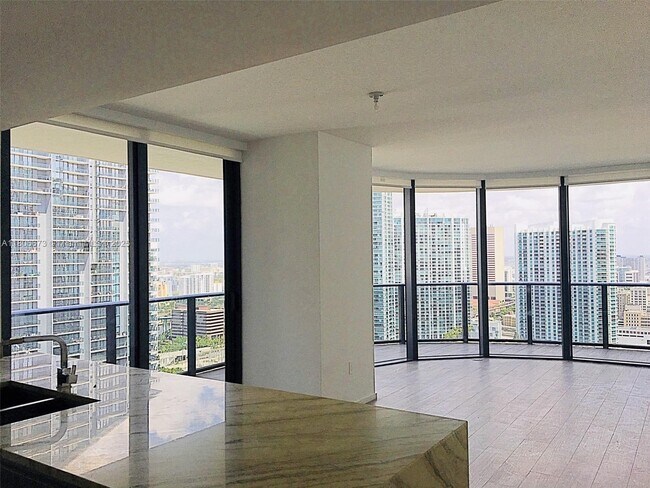 Building Photo - 801 S Miami Ave