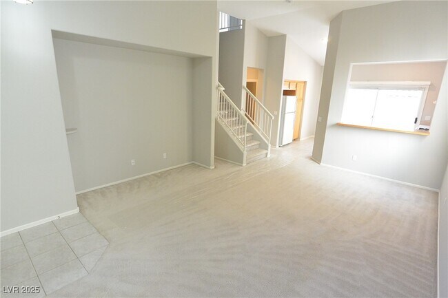Foto del edificio - 10412 Sloping Hill Ave