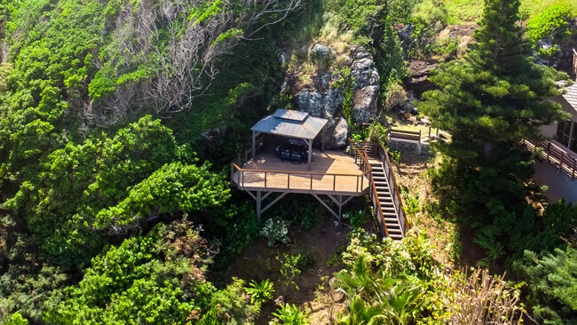 Crowsnest for Whale watching and gazing at the Mokulua Islands - 21 Aalapapa Pl