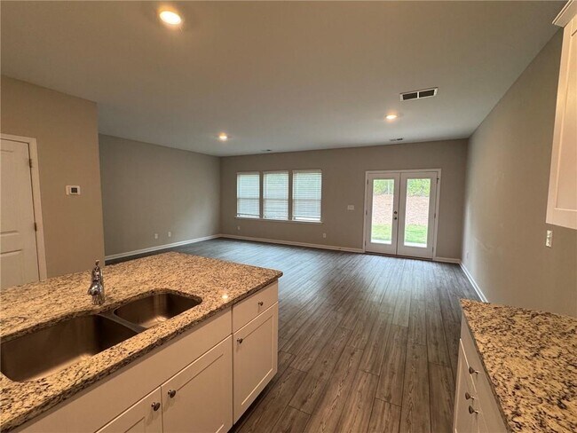 Foto del edificio - 6012 Harbor Landing Dr