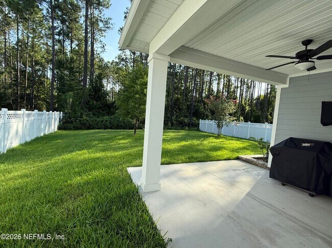 Building Photo - 323 Holly Forest Dr