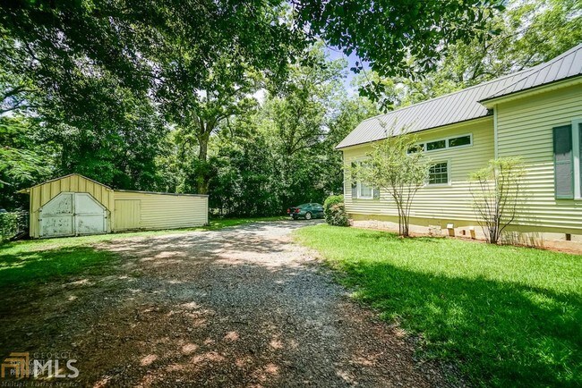 Foto del edificio - 321 E Main St