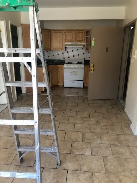 Building Photo - 104-4 47th Ave