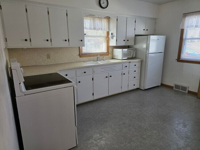 Foto del edificio - 2 bedroom, 1 bath house