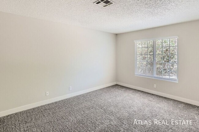 Foto del edificio - 5370 Bridgette Way