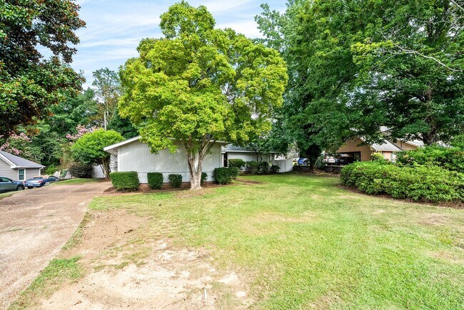 Foto del edificio - 4Bed/2Bath Available!