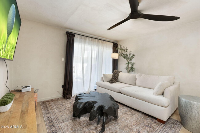 Foto del edificio - 3313 N 68th St