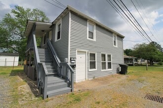 Building Photo - 1500 Briarfield Rd