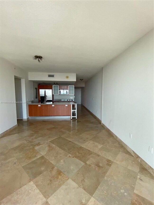 Foto del edificio - 185 SW 7th St