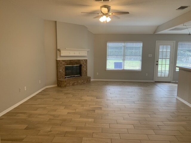 Foto del edificio - 203 Cliffdale Dr