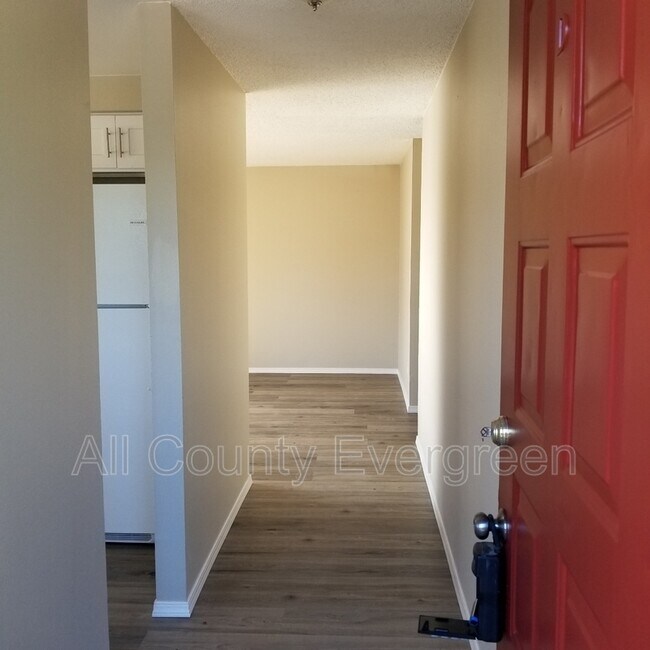 Foto del edificio - 904 31st St. NE #D