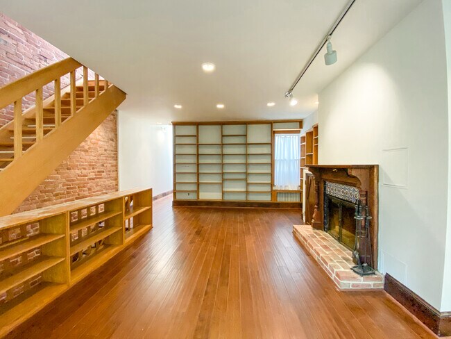 Foto del edificio - 2226 Decatur Pl NW